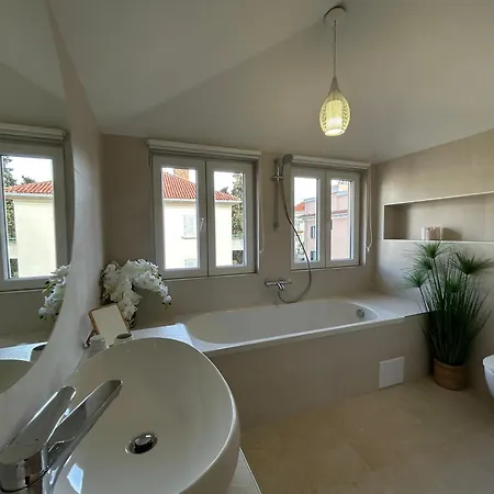 Apartmán Penthouse Bavis - Brand New Luxurious 3-br - Location In The Center Next To The - Sea View - Buralux Properties