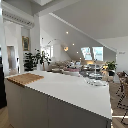 Penthouse Bavis - Brand New Luxurious 3-br - Location In The Center Next To The - Sea View - Buralux Properties Apartmán Split